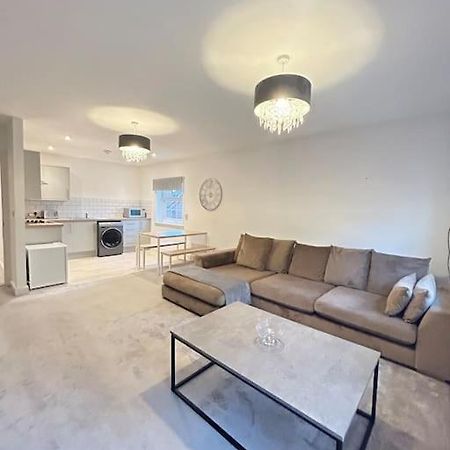 Luxury Countryside Stay - Waters Upton, Телфорд Екстериор снимка
