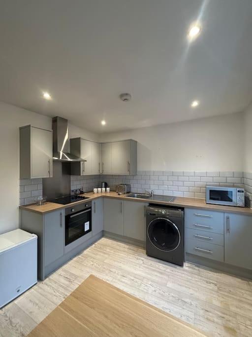 Luxury Countryside Stay - Waters Upton, Телфорд Екстериор снимка