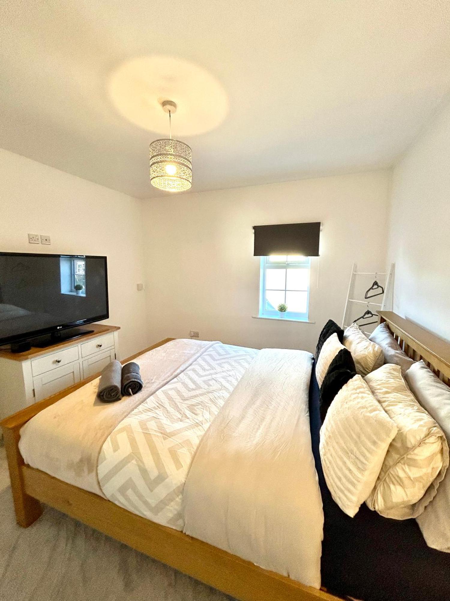 Luxury Countryside Stay - Waters Upton, Телфорд Екстериор снимка